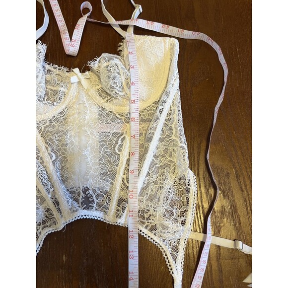 Victoria’s Secret White Lace Corset Basque Bra Sexy Wedding Lingerie 34C - Picture 8 of 8